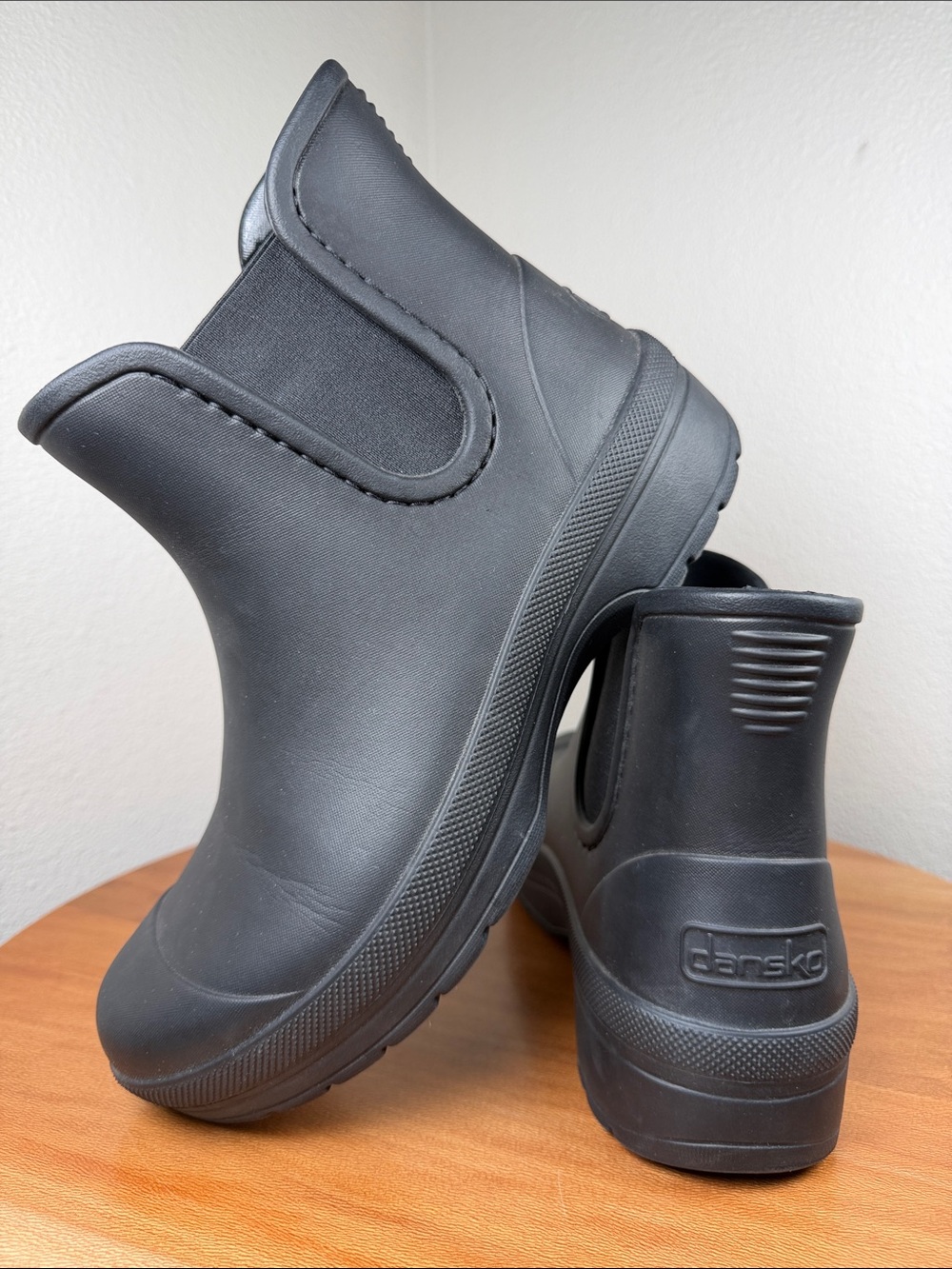 Dansko Black Karmel Chelsea Ankle Rain Boots Waterproof Rubber Size 38/7.5-8 - Picture 7 of 14